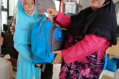 Pembagian-bantuan-peralatan-belajar-1