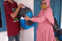 Pembagian-bantuan-peralatan-belajar-9